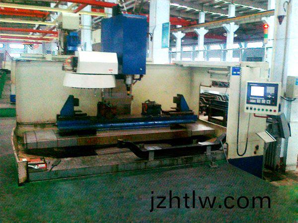 前(qian)軸十(shi)孔(kong)加工專(zhuan)用(yong)立(li)式(shi)加工(gong)